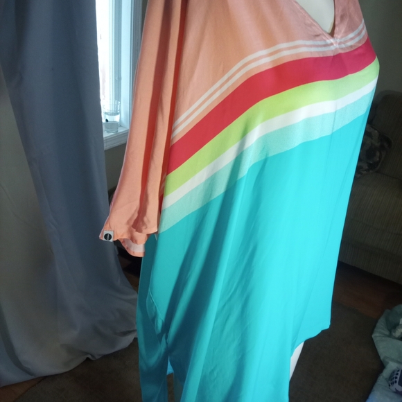 Colorful Striped V-Neck Top - Picture 5 of 5